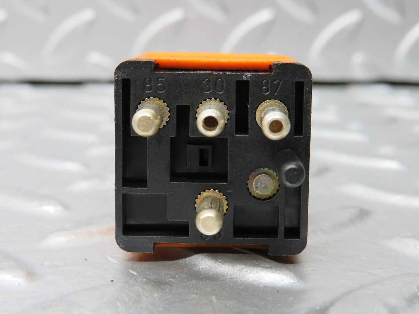 31248 Mercedes-Benz S124 220TE Wagon Overload Relay 0015429719