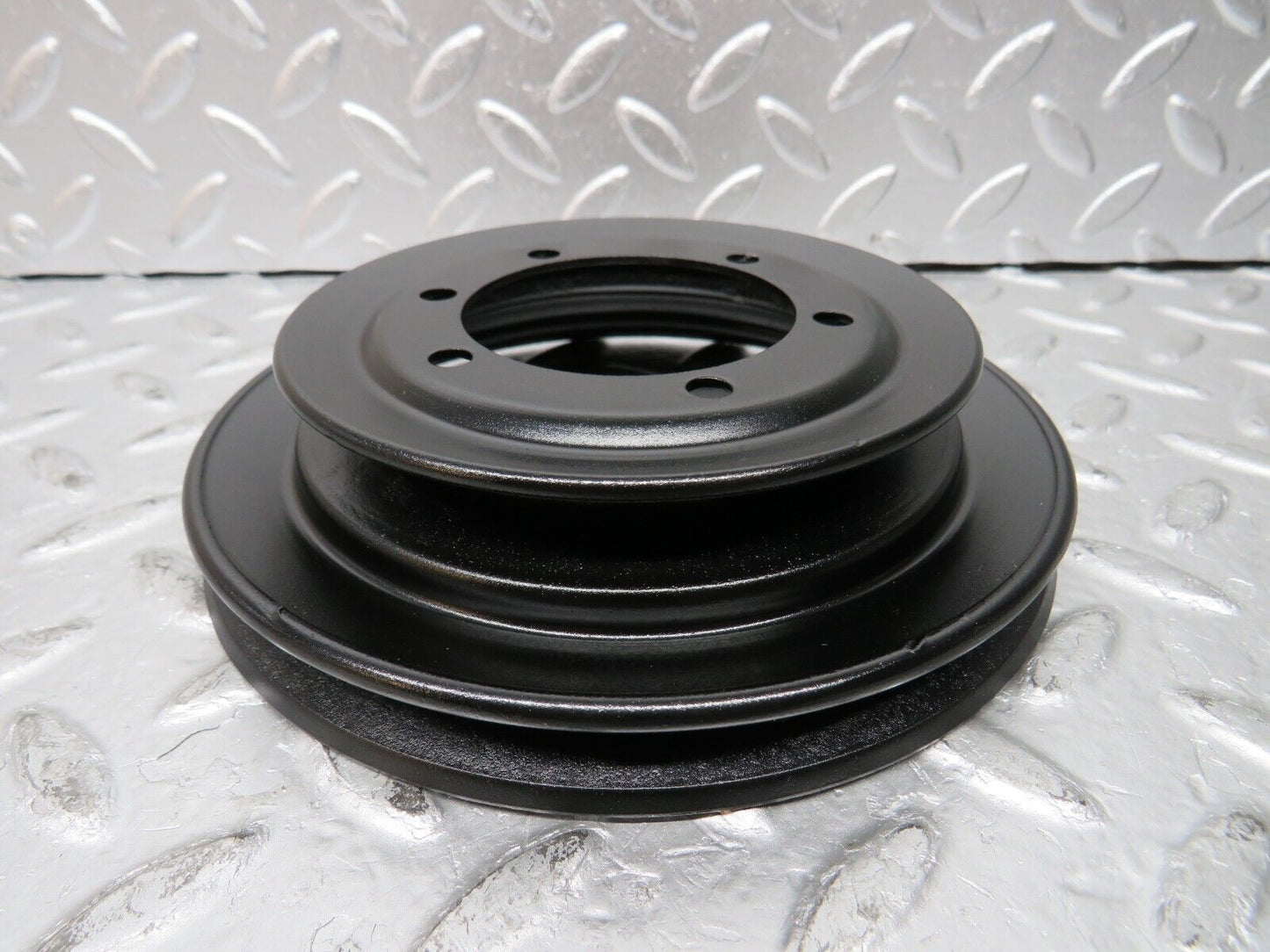 29880 Mercedes-Benz W123 230E Crankshaft Pulley 1020320404