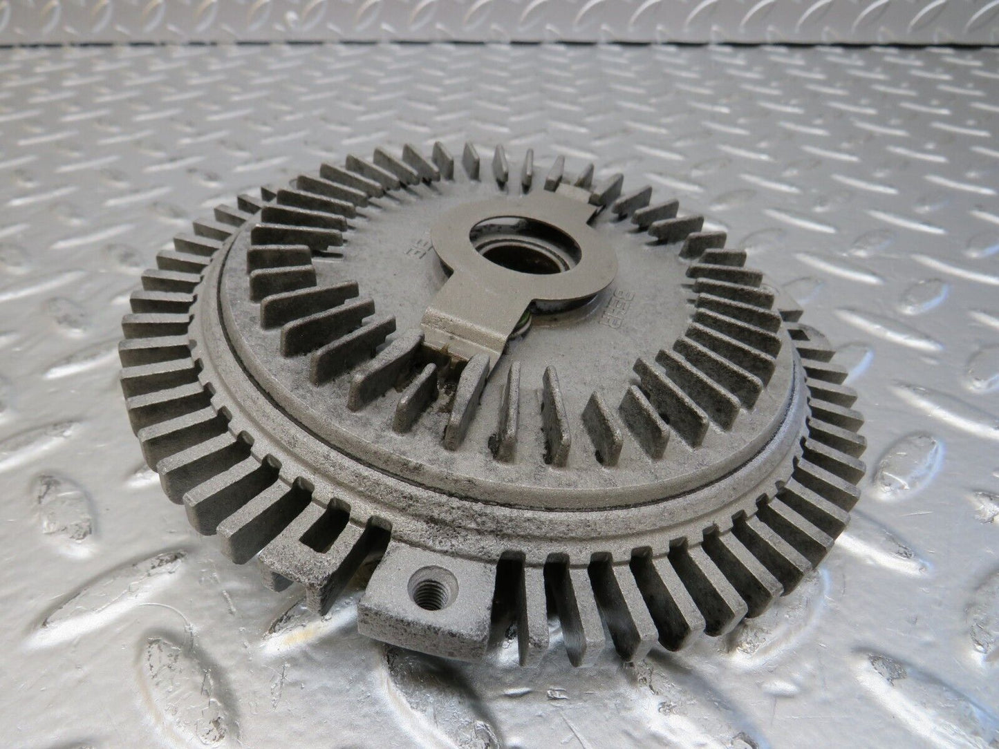 25366 Mercedes-Benz W201 190D Engine Cooling Fan Clutch Behr 65.306.13
