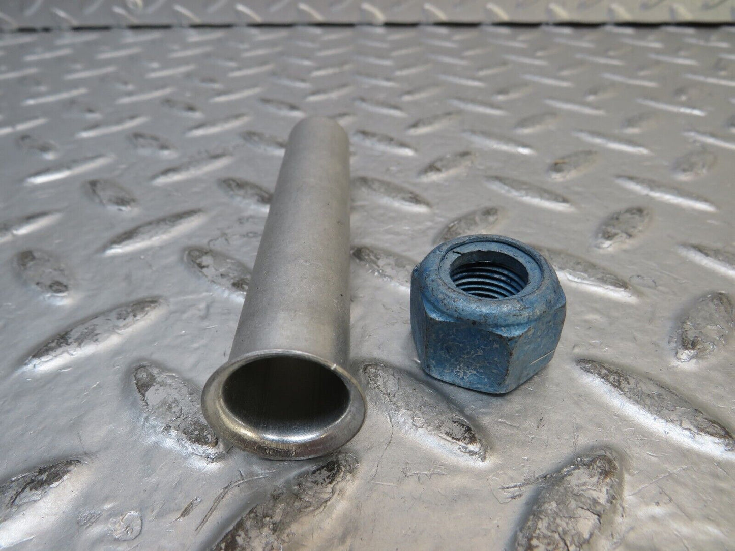 27081 Mercedes-Benz W123 280E Control Arm Bushing Kit New 1233301375