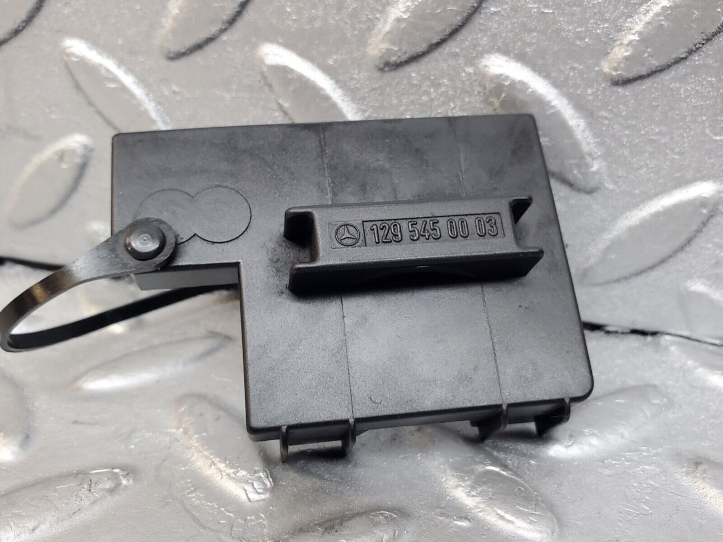 44623 Mercedes-Benz W124 220E Diagnostic Connector 1295455540 1295450003