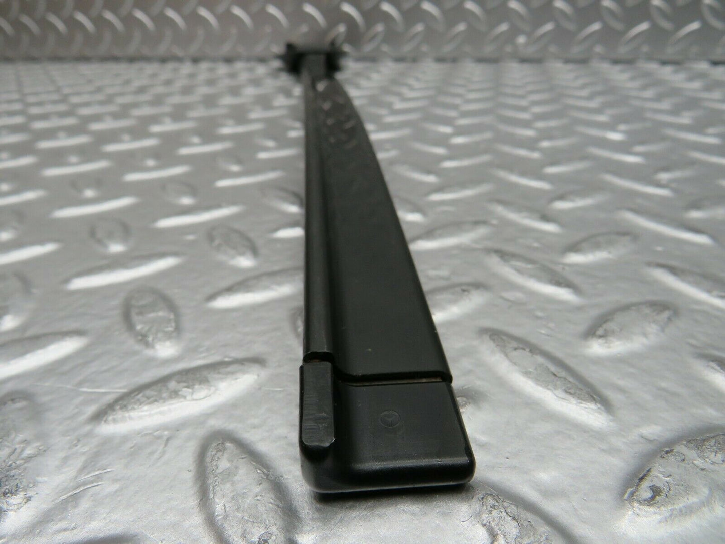 22591 Mercedes-Benz C124 E220 Coupe Seat Belt Runner Right Side