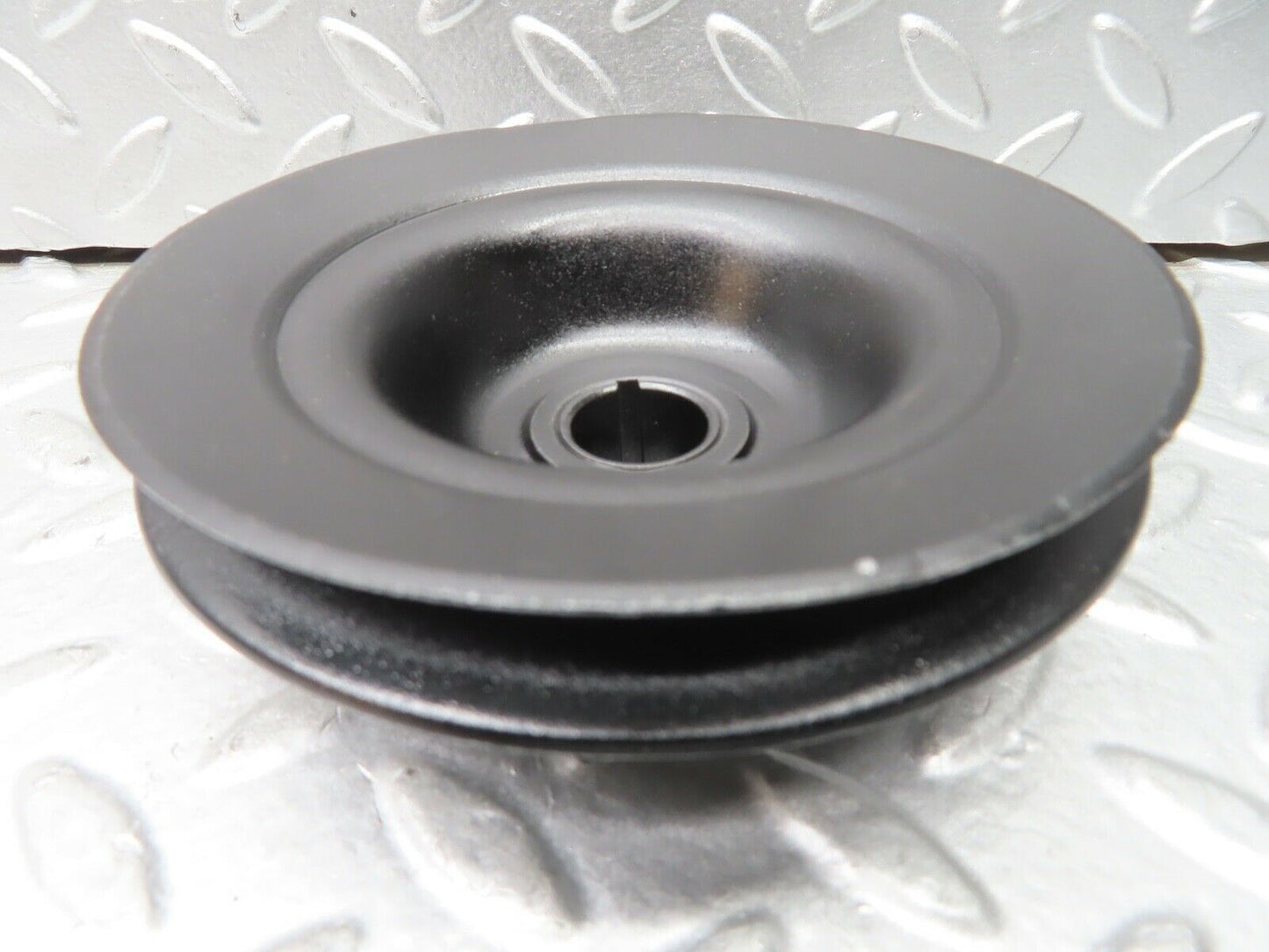 21283 Mercedes-Benz W123 230E Power Steering Pump Pulley 1022300015