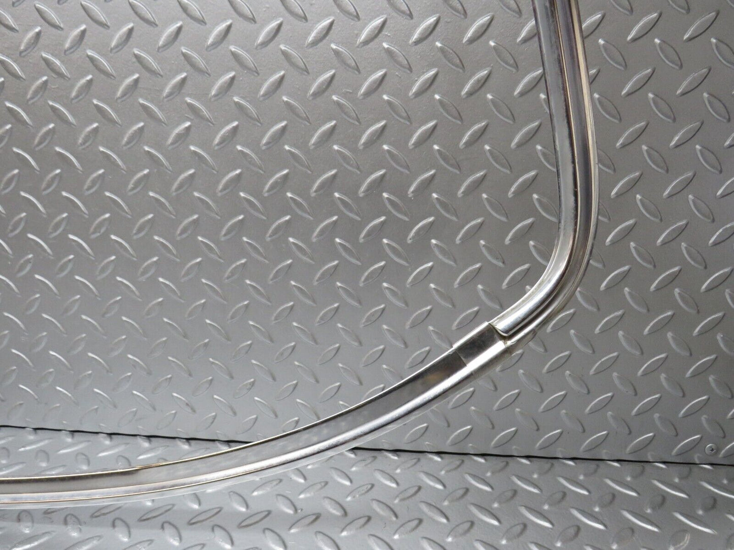 0646 Mercedes-Benz W123 230E Rear Windscreen Chrome Frame