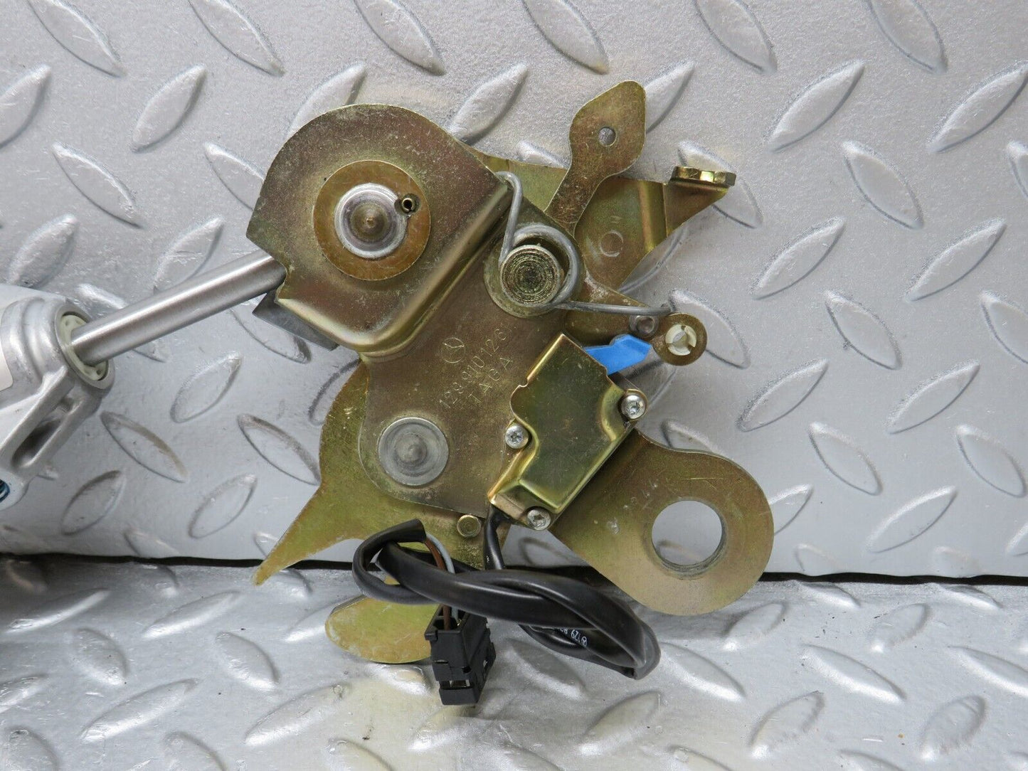 36823 Mercedes-Benz R129 300SL-24 Front Right Seat Recline Mechanism 1298202607 1136201033 1299101261