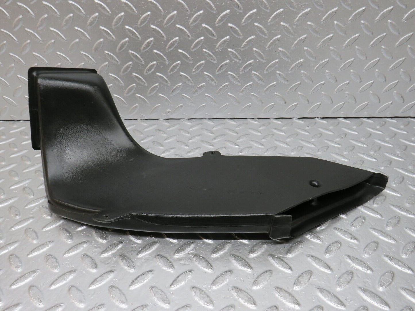 0027 Mercedes-Benz W116 350SE Ventillation Air Duct Right 1168310246