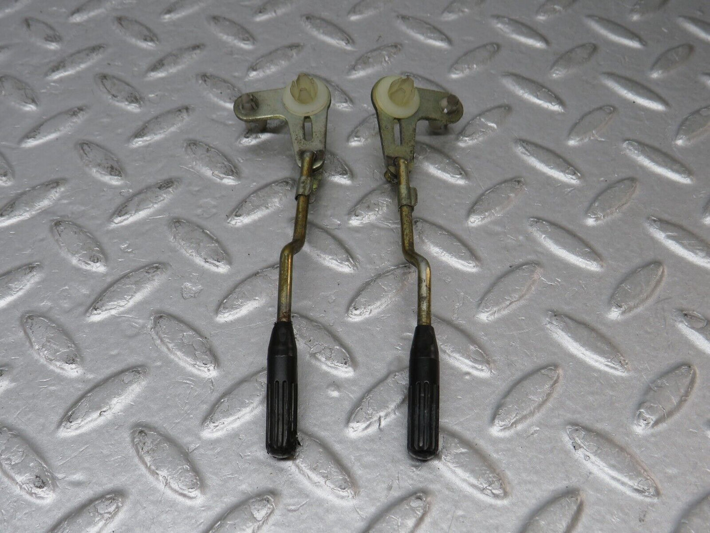 36210 Mercedes-Benz W126 420SE Rear Door Lock Knob Pair
