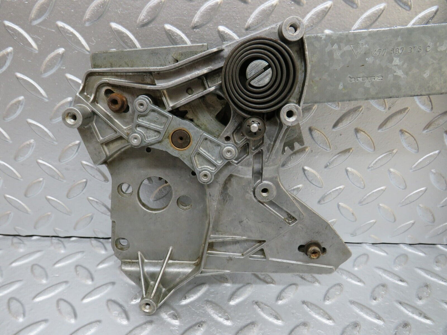 30070 Porsche 924 Right Door Power Window Regulator 477837376