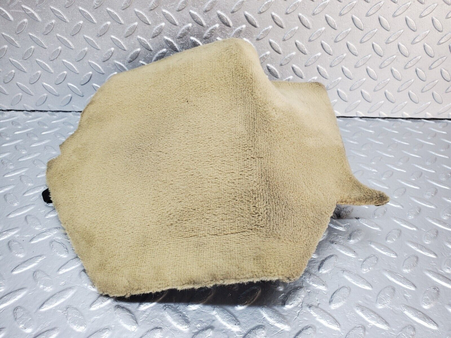 45692 Mercedes-Benz W126 420SE Front Right Kick Panel Beige 1266880406
