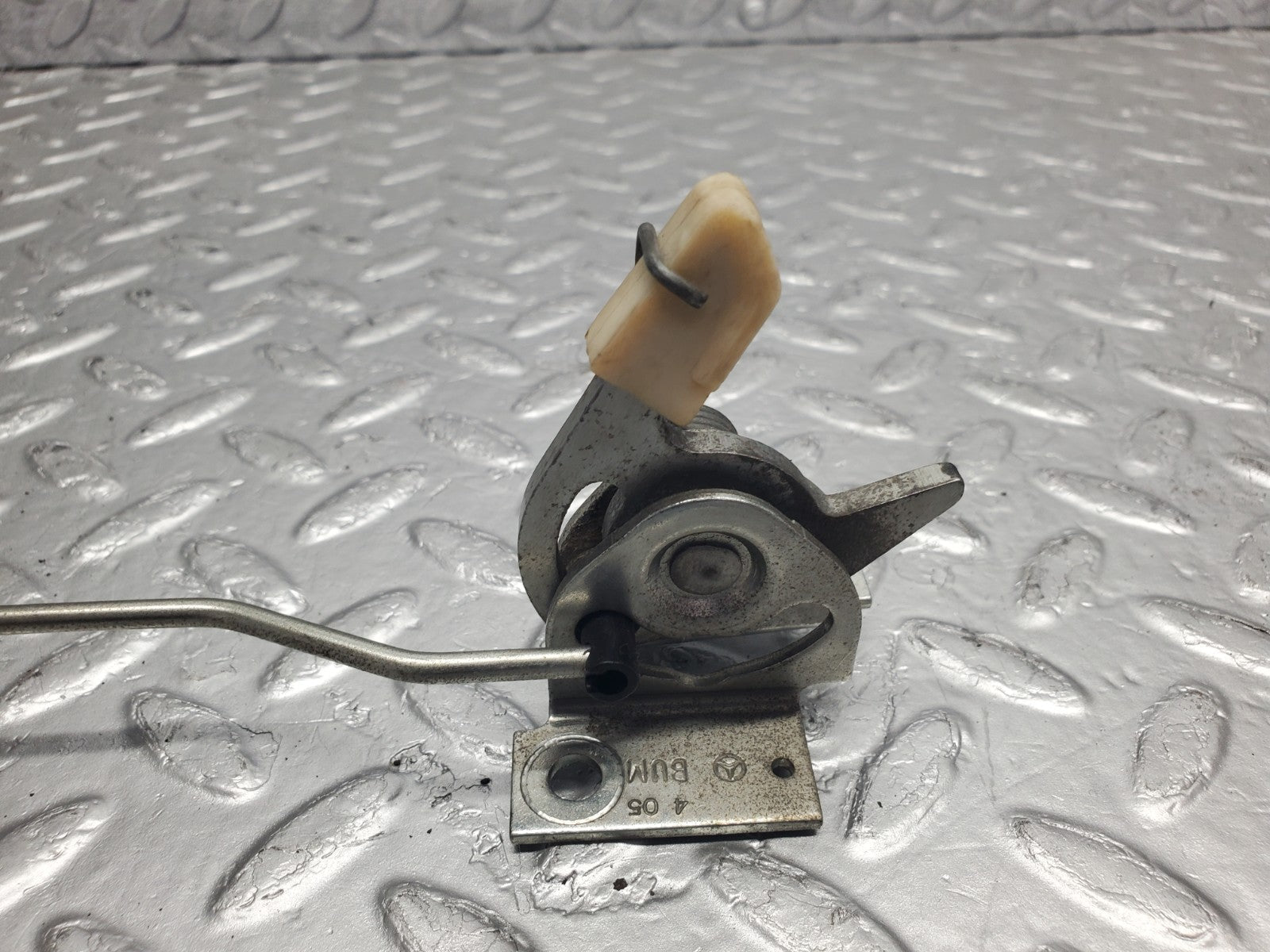W124 Wagon rear left seat bench locking mechanism used OEM
