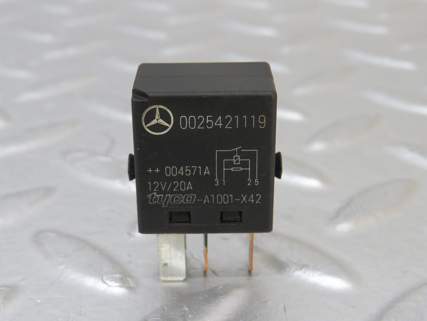 34873 Mercedes-Benz W210 320E Indicator Relay 0025421119