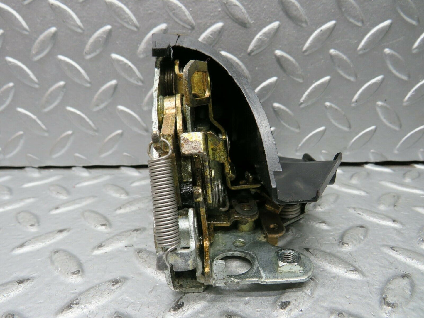 21982 Mercedes-Benz S123 280TE Rear Right Door Lock Mechanism 1237230208