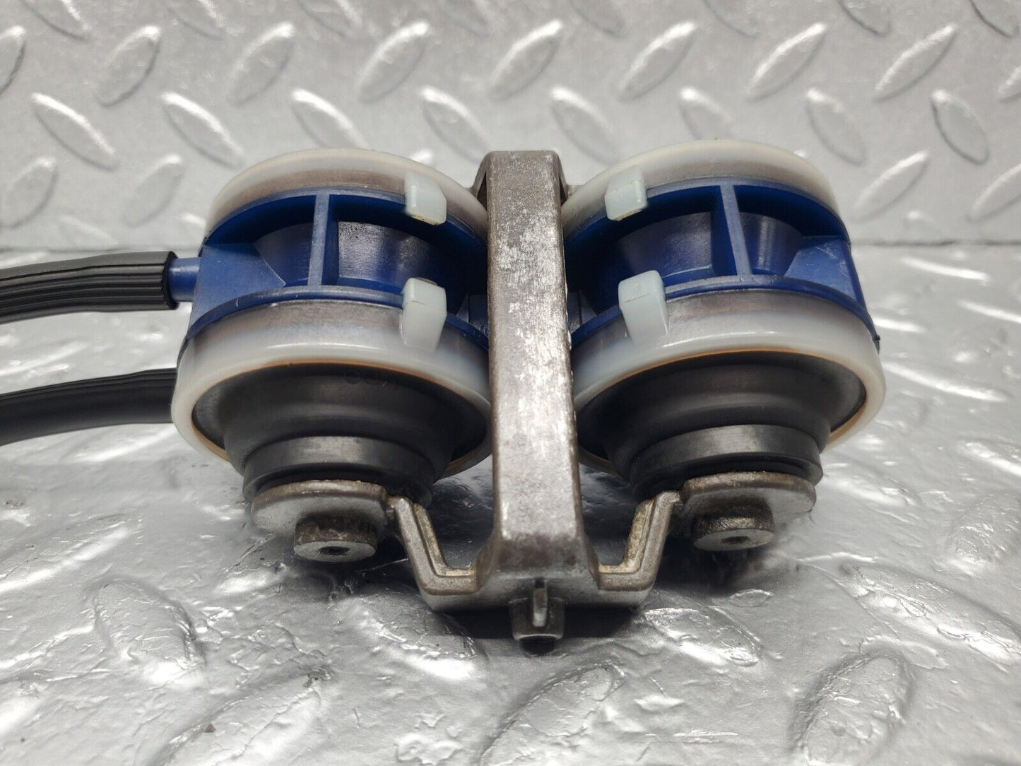46425 Mercedes-Benz C123 280CE Coupe Door Lock Vacuum Actuator Left