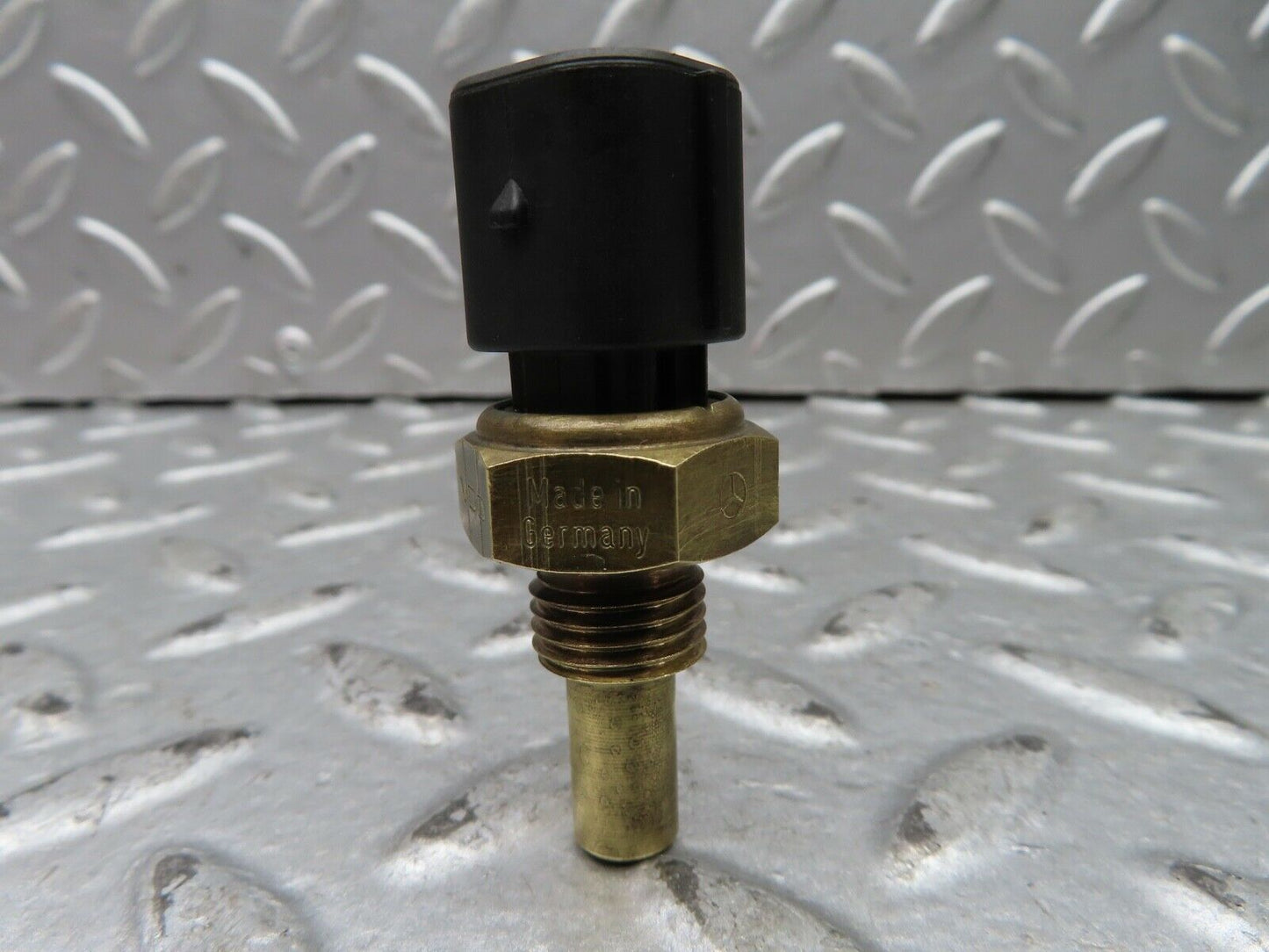 19679 Mercedes-Benz C140 CL420 Coupe Coolant Temperature Sensor 0115425117
