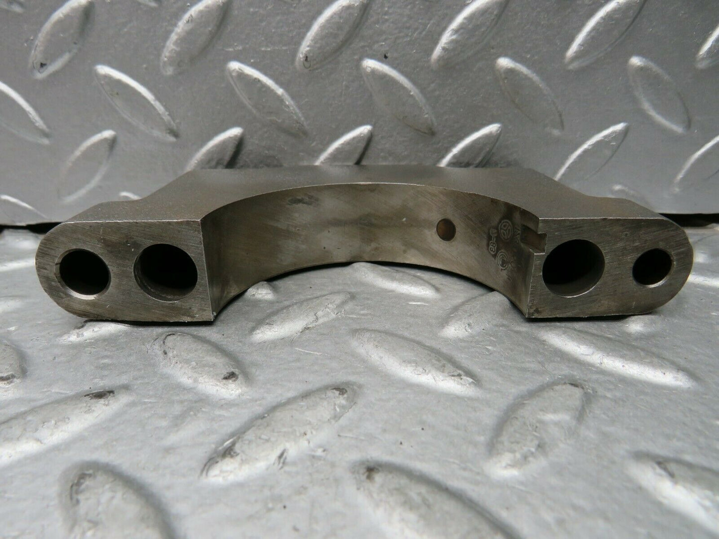 22117 Mercedes-Benz S123 280TE Crankshaft Bearing Holder Block 1080110211