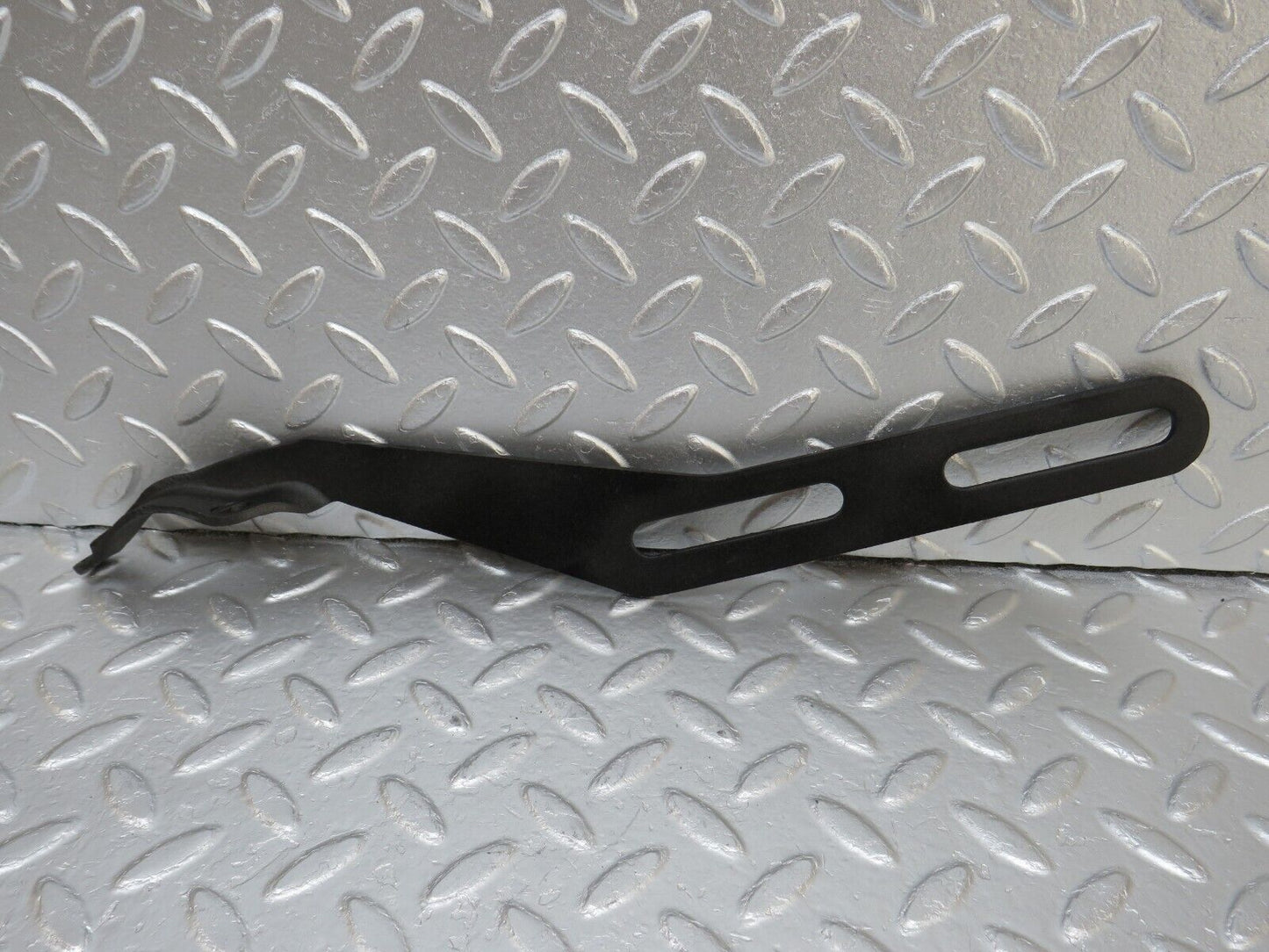 34611 Mercedes-Benz C126 380SEC Coupe Exhaust Bracket