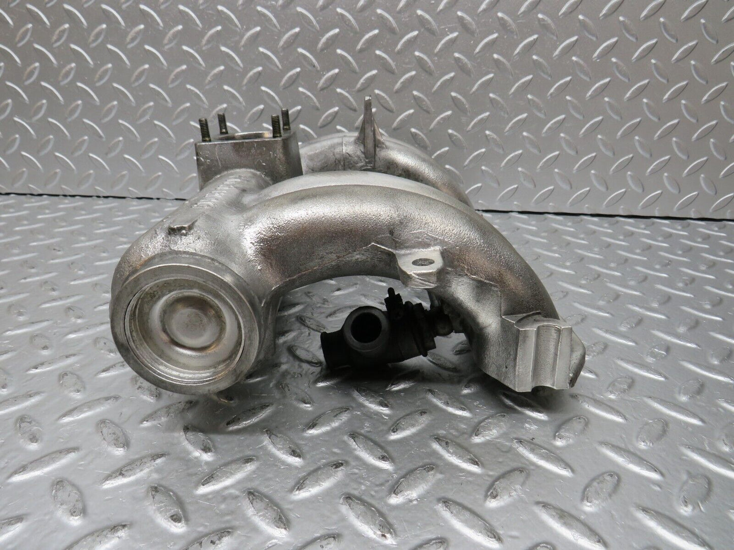 31142 Mercedes-Benz W123 200D Wagon Intake Manifold 6151410201
