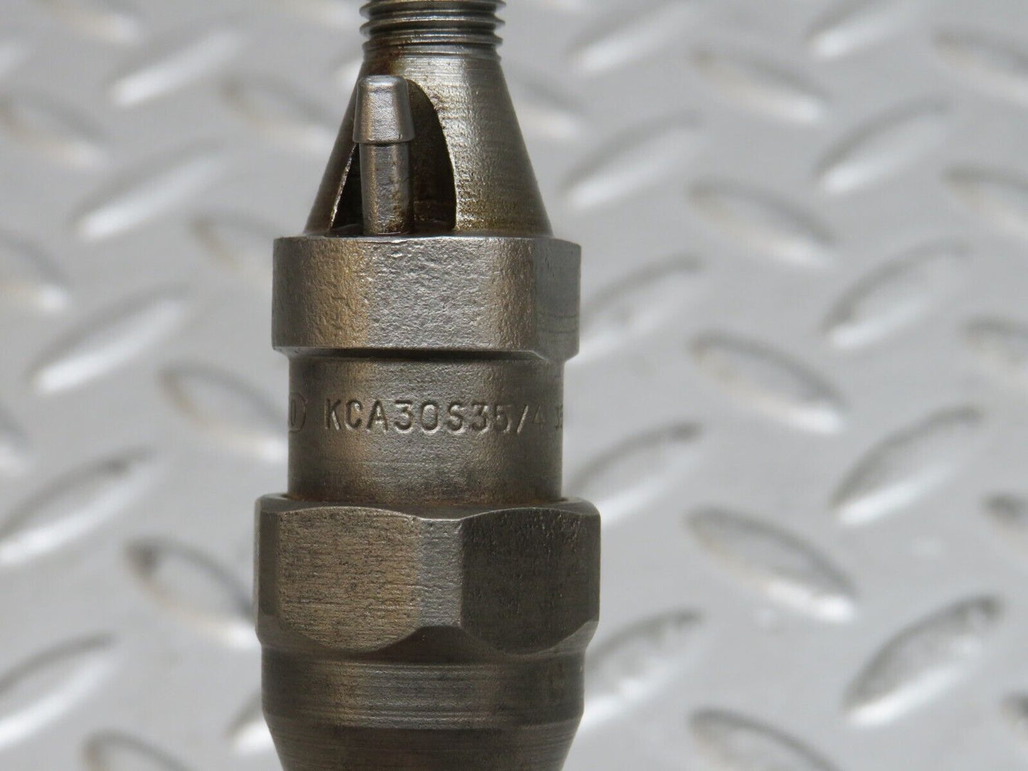 28503 Mercedes-Benz S123 240D Wagon Fuel Injector Bosch KCA30S35/4