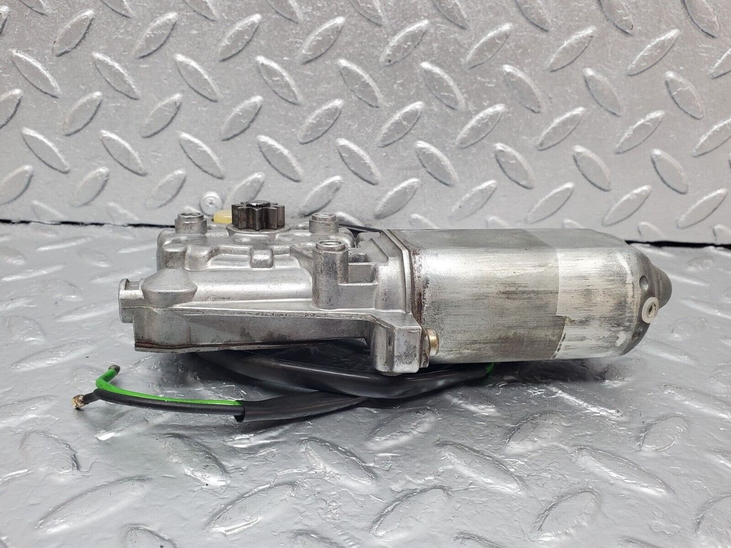 44294 Mercedes-Benz W123 280E Rear Right Window Regulator Motor 0130821016