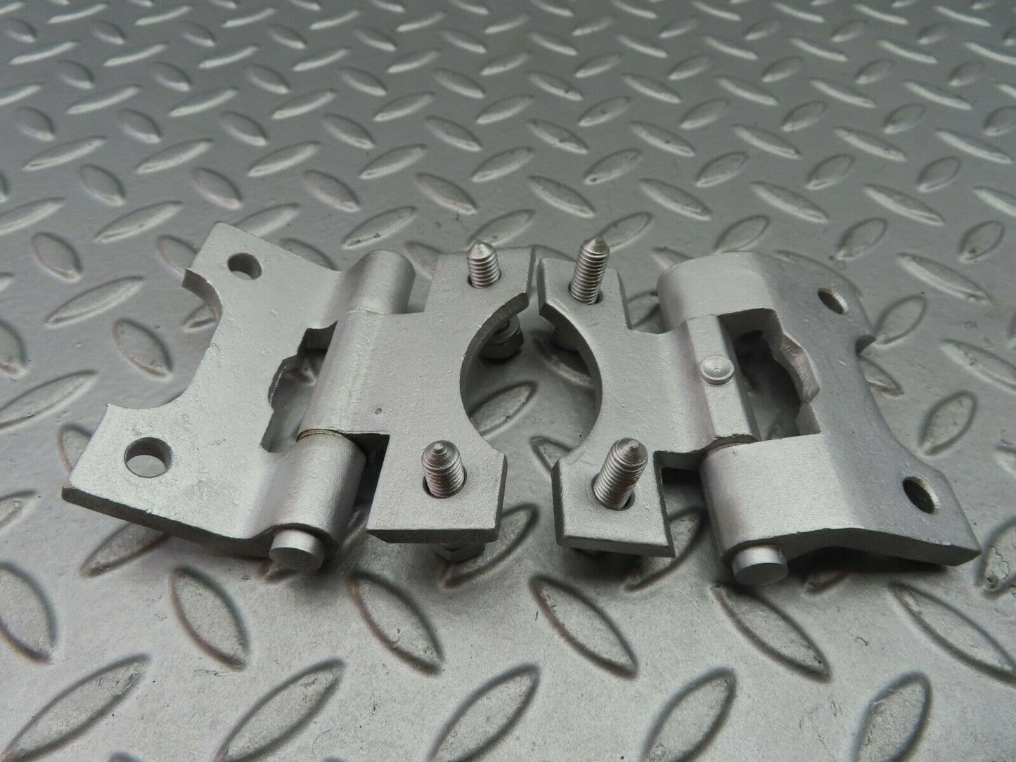 7211 Mercedes-Benz C107 350SLC Coupe Door Hinges Right Pair