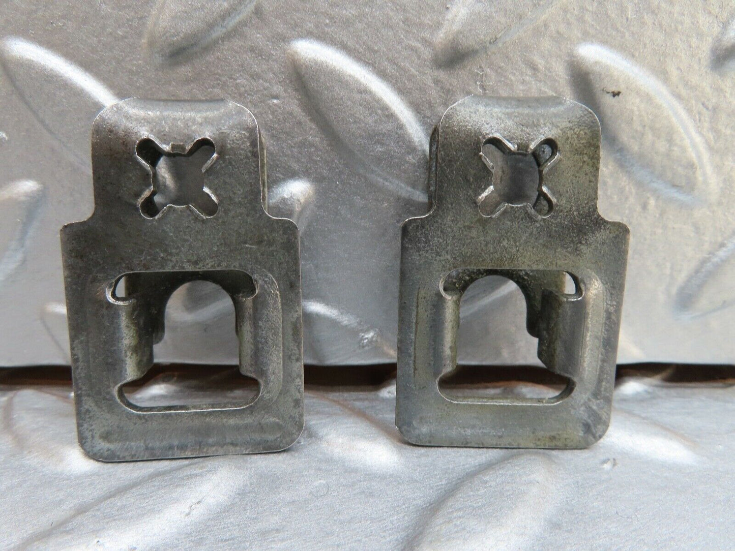 17507 Mercedes-Benz R129 300SL Coupe Fuel Injector Bracket Holder