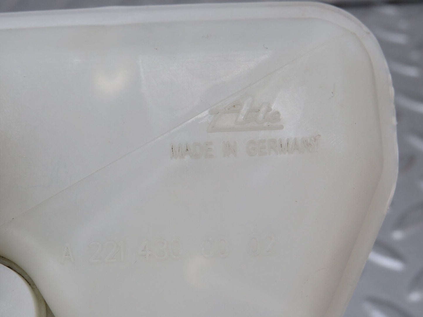 35189 Mercedes-Benz W221 Brake Fluid Reservoir Tank ATE 2214300002