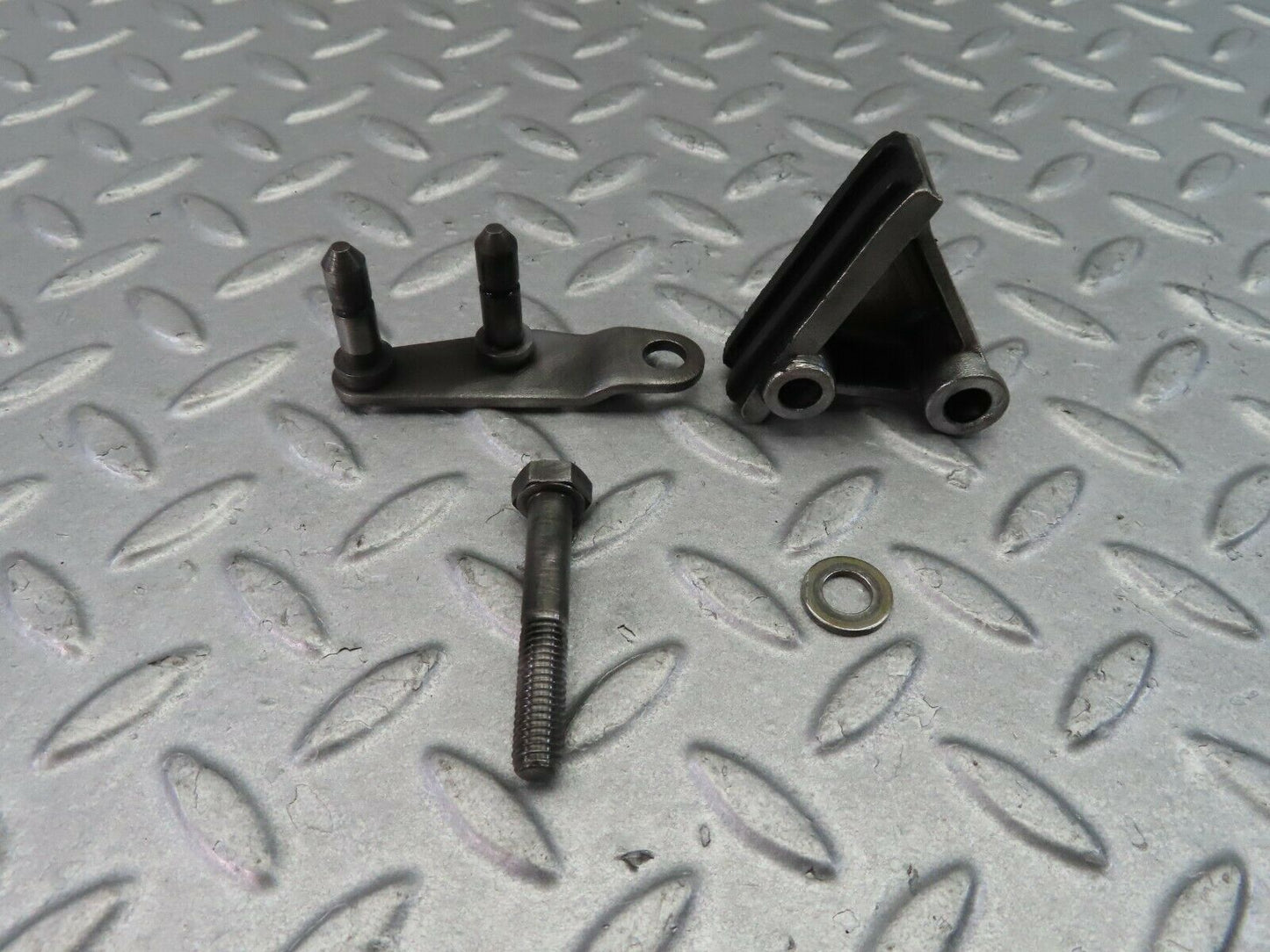 8050 Mercedes-Benz W115 220D Timing Chain Guide Rail 6210600516