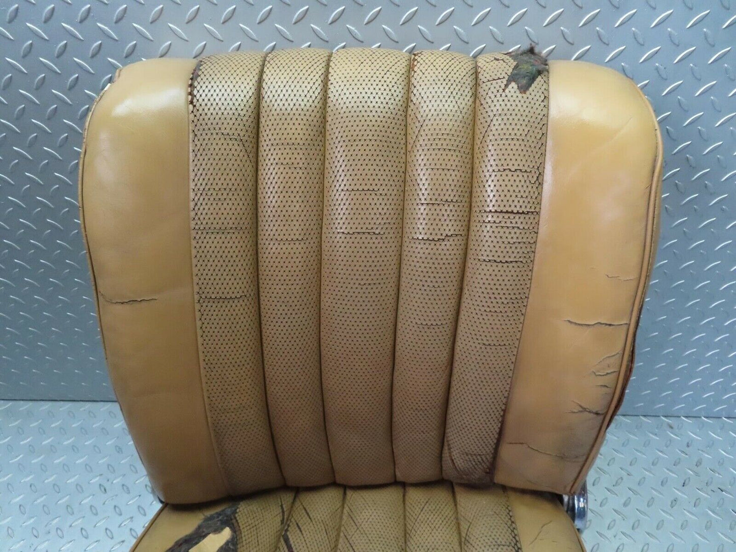 12842 Mercedes-Benz W111 220SE Front Left Driver Seat Caramel