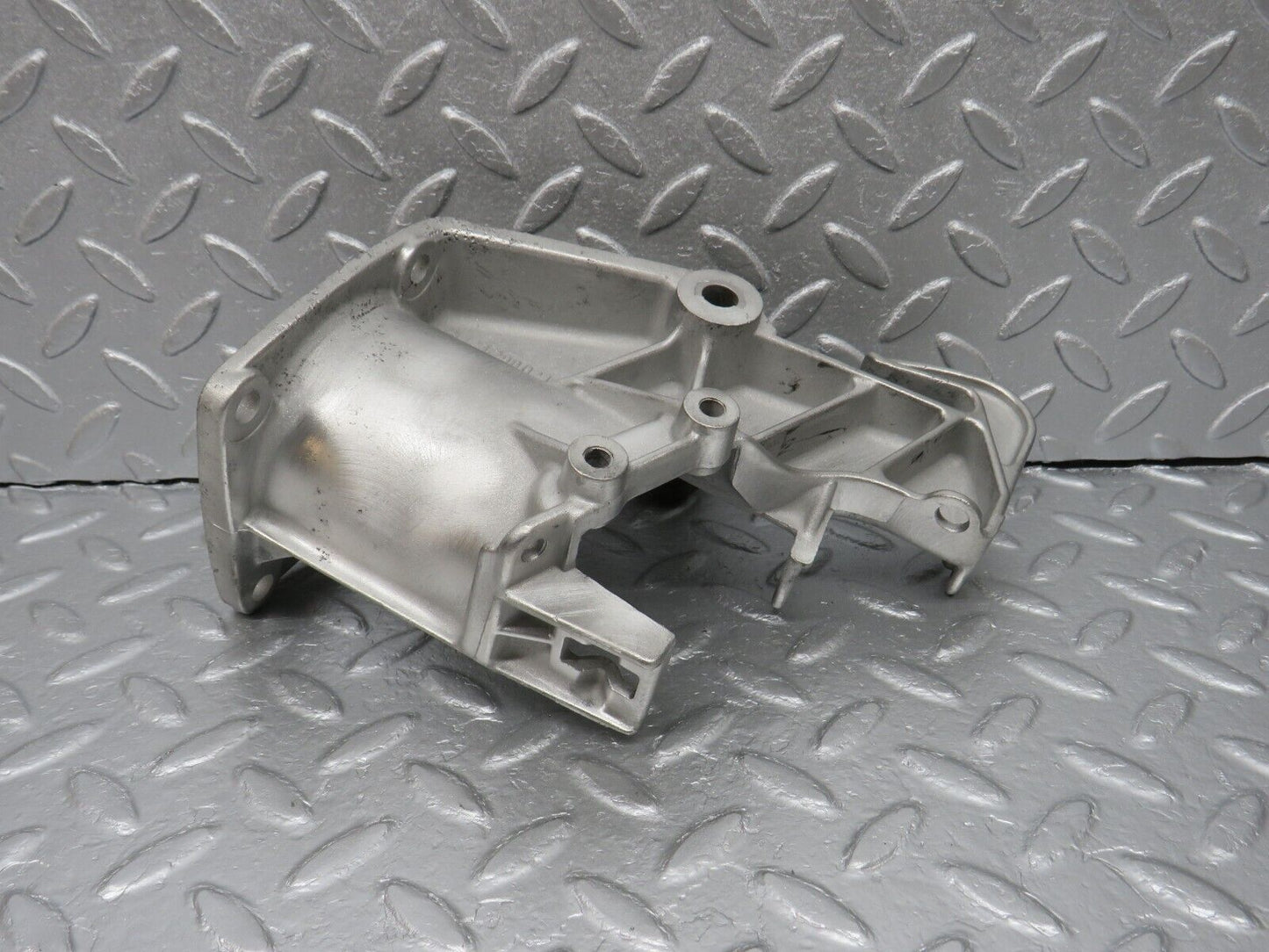 40653 Mercedes-Benz W123 300D Brake Pedal Bracket 1232900219