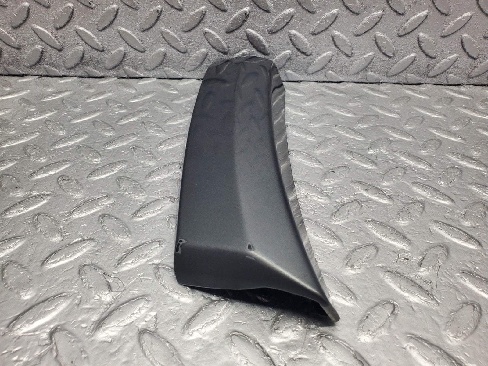 W201 Baby Benz front right fender wing moulding used OEM