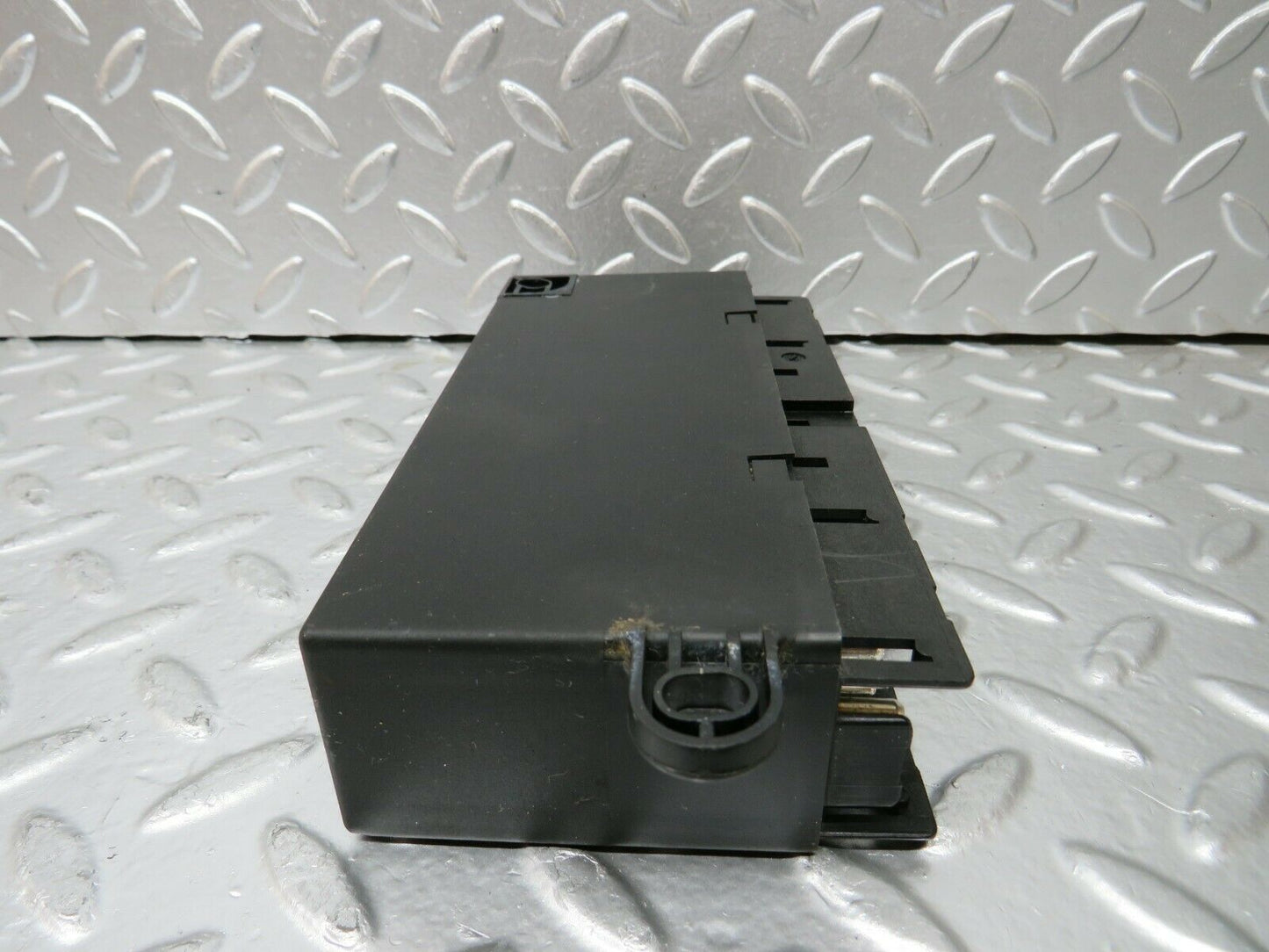 24317 Mercedes-Benz S124 220TE Wagon Comfort Control Module 2028200926