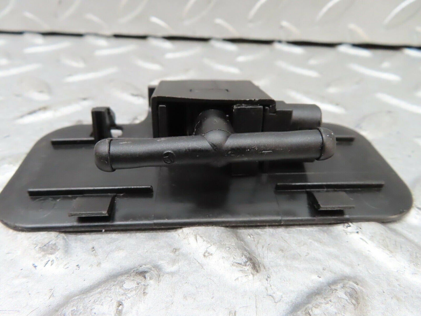 19615 Mercedes-Benz C140 CL420 Coupe Windshield Washer Nozzle 2108601847