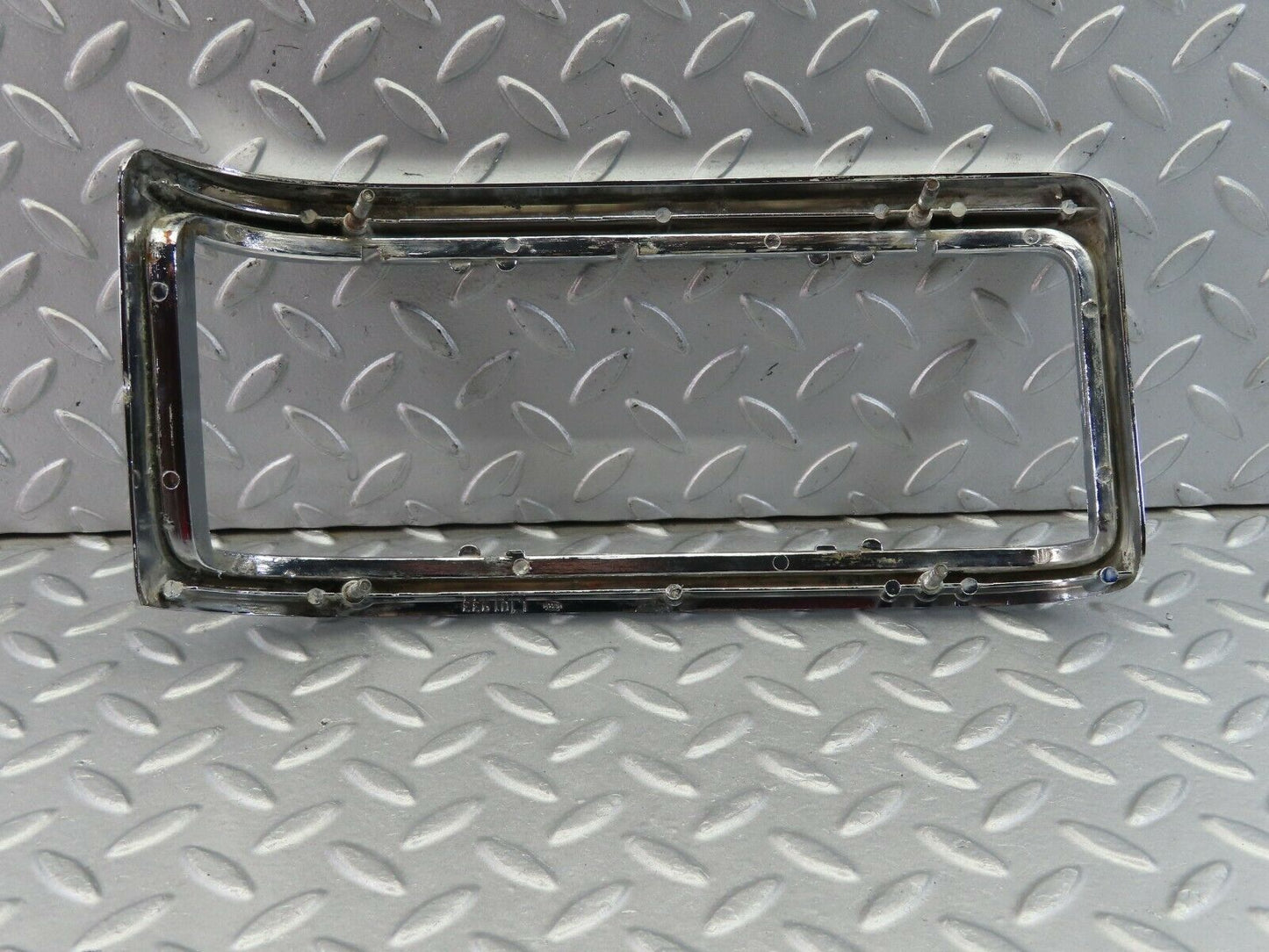 8836 Mercedes-Benz W115 Tail Light Chrome Frame Left