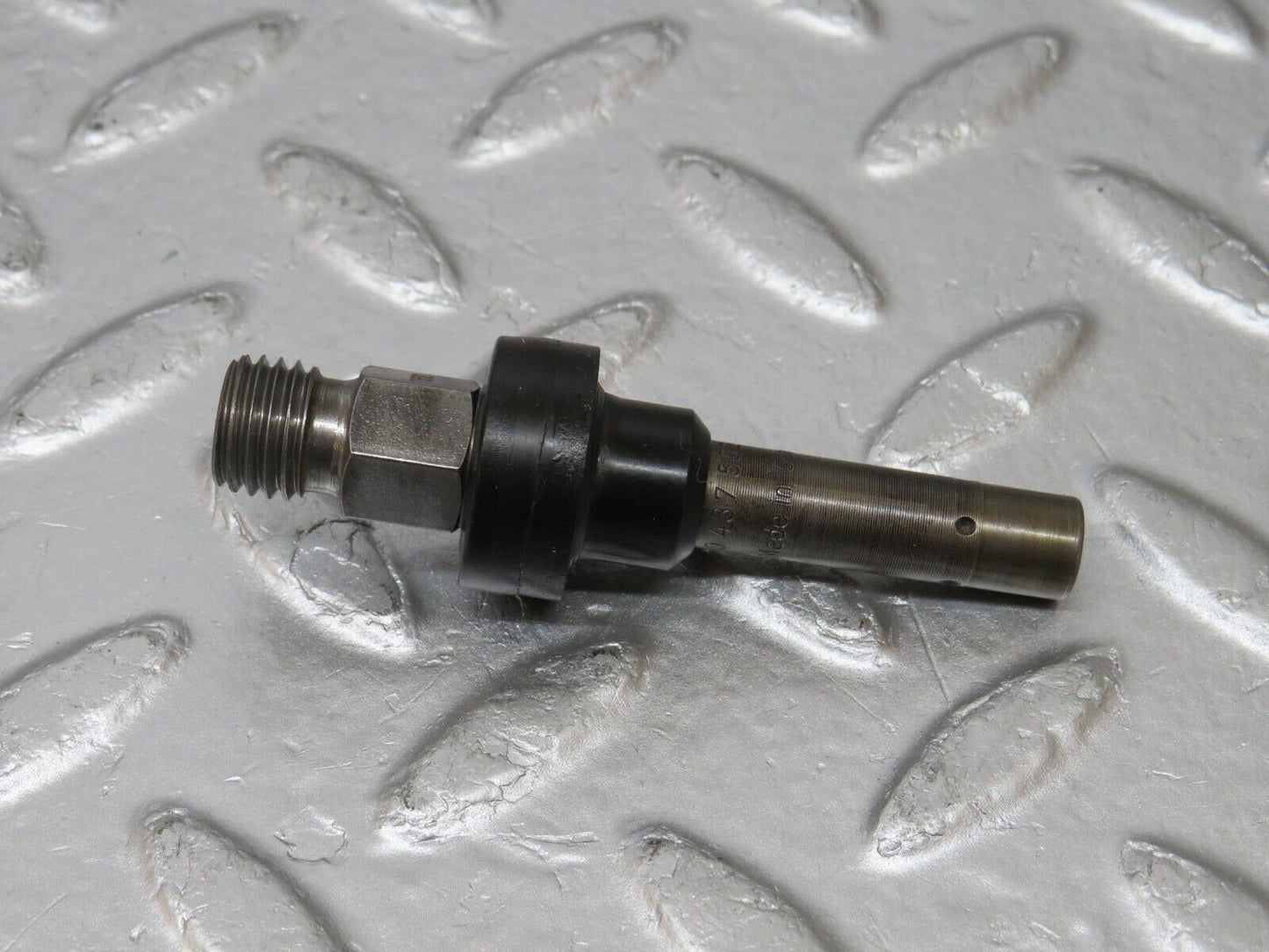 33685 Mercedes-Benz W201 190E 2.0L Fuel Injector Bosch 0437502010