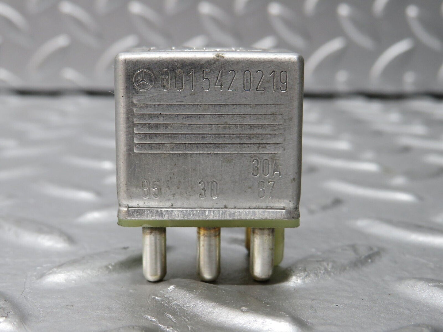 31232 Mercedes-Benz S124 220TE Wagon Multi Purpose Relay 0015420219