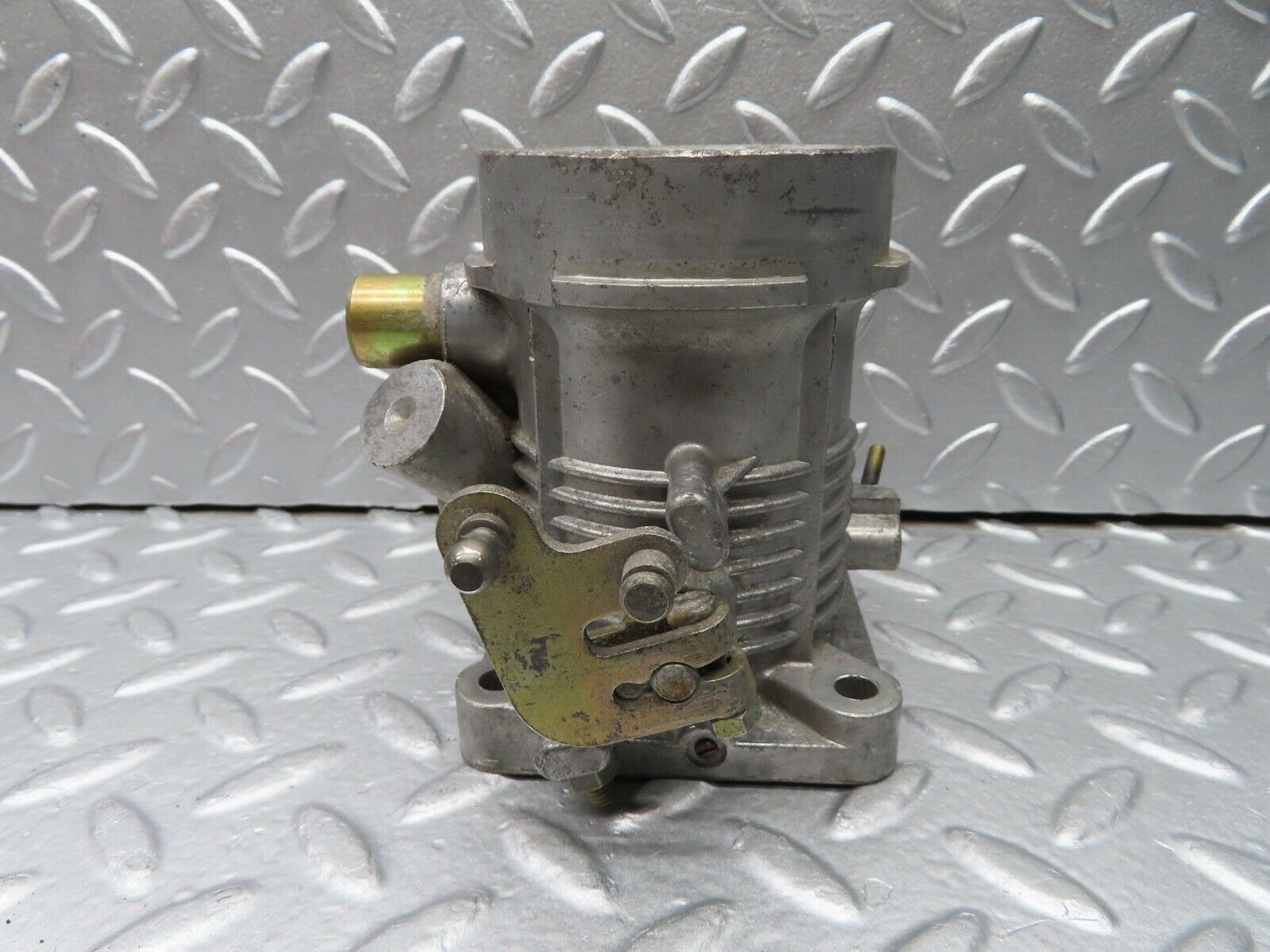 20635 Mercedes-Benz R107 450SL Throttle Body Valve