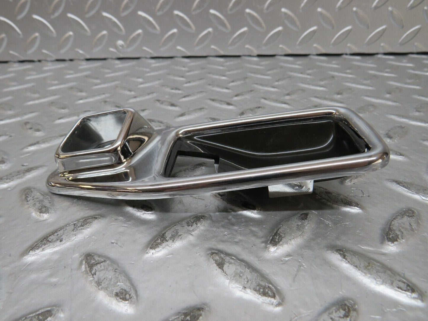 39376 Mercedes-Benz W123 280E Chrome Frame Door Handle Rear Left 1167660111
