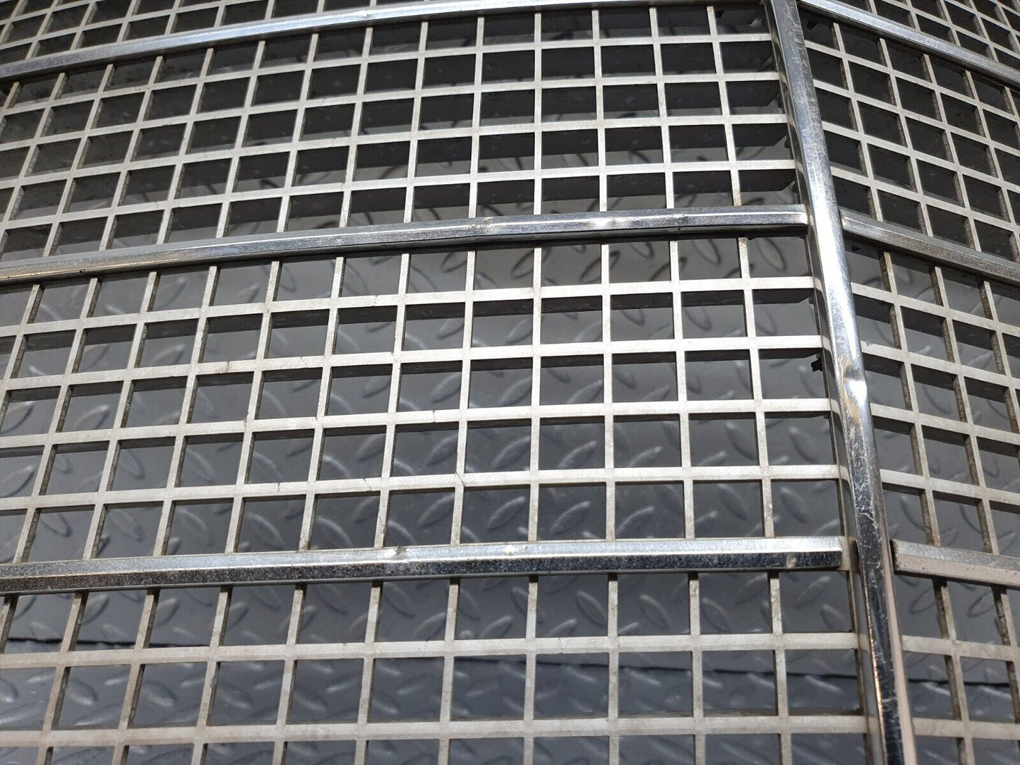 43398 Mercedes-Benz W108 280SE Bonnet Grill Chrome