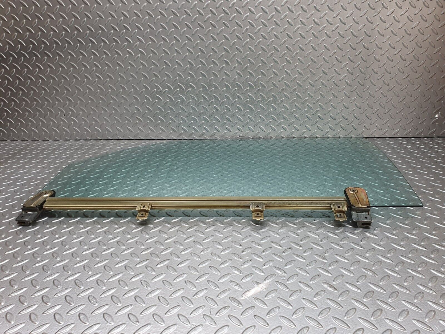 44118 Mercedes-Benz C123 230CE Coupe Left Door Window Glass 1237250132 1237250332