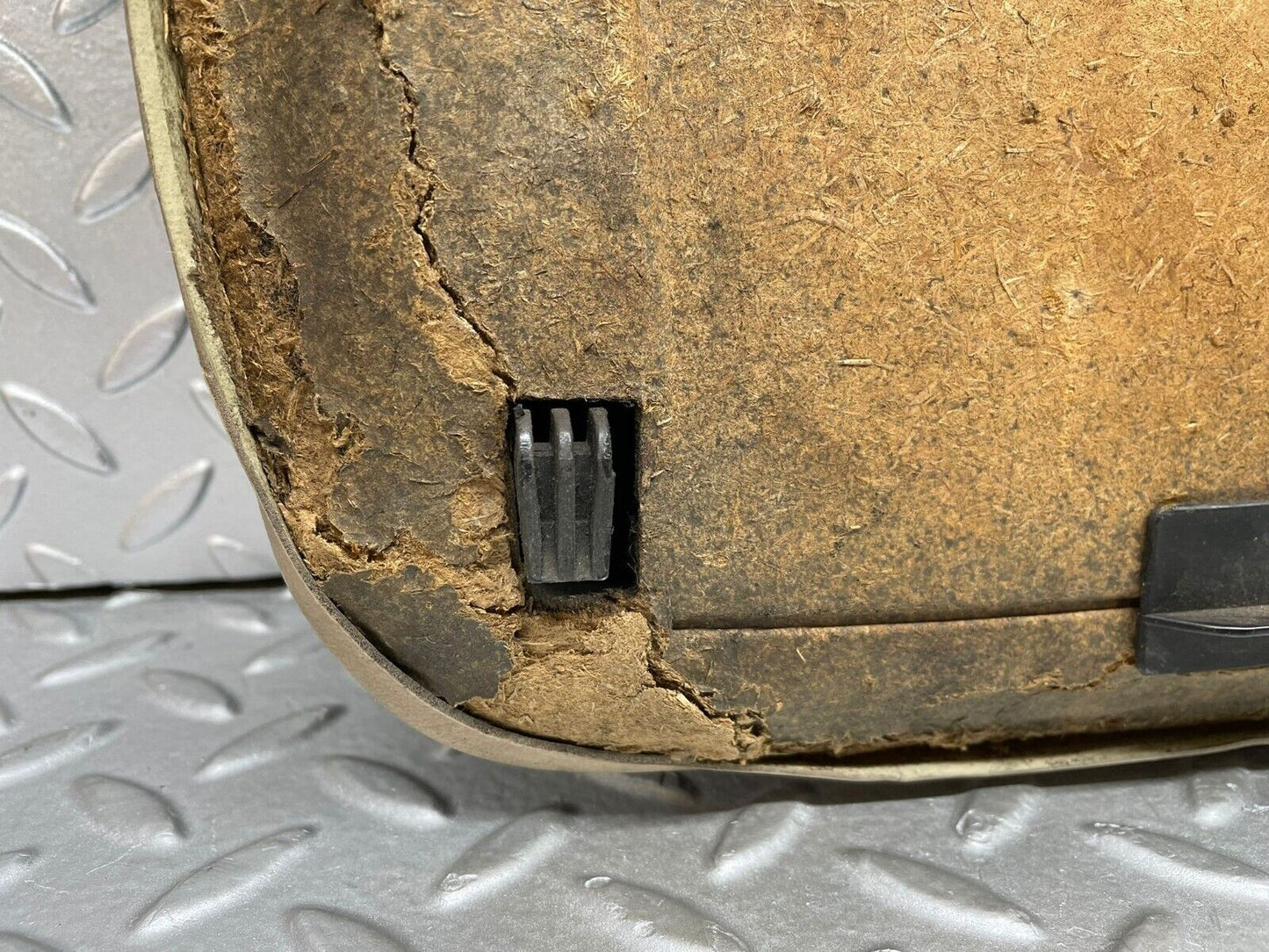 28944 Mercedes-Benz C124 320CE Front Right Door Card Beige 1247273270