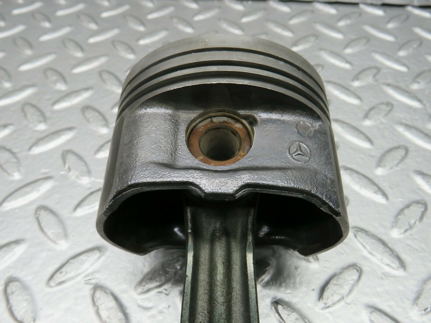 22467 Mercedes-Benz C124 E220 Coupe Piston With Connecting Rod 89.9 mm