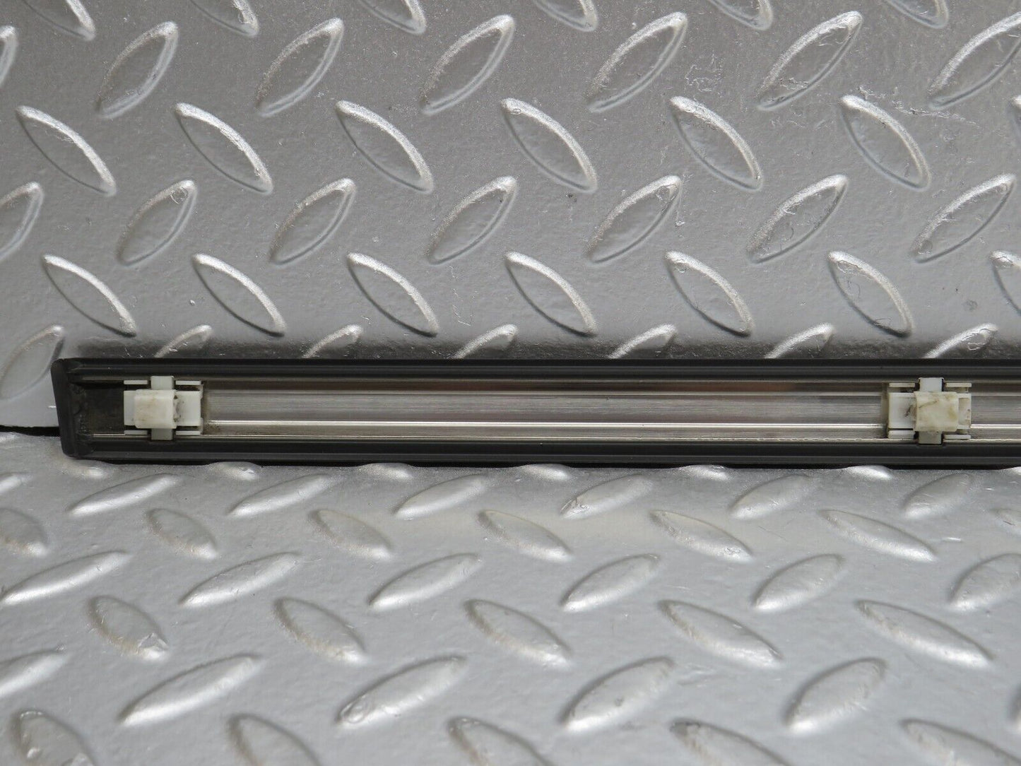 33843 Mercedes-Benz W201 190E 2.0L Front Right Door Centre Moulding Trim