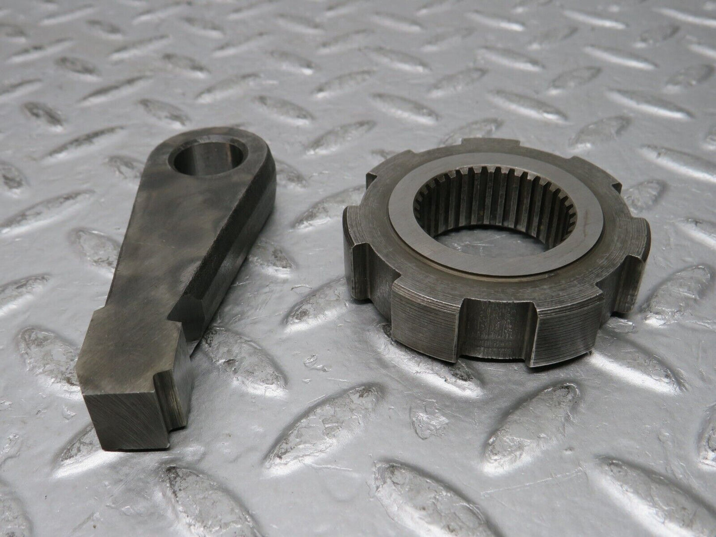 30222 Mercedes-Benz W123 230E Auto Gearbox Parking Gear 722.122
