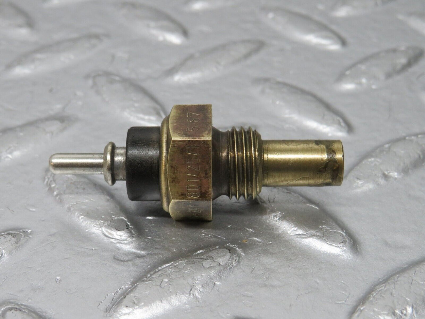 32676 Mercedes-Benz S124 300TE Wagon Coolant Temperature Sensor VDO 0055421017