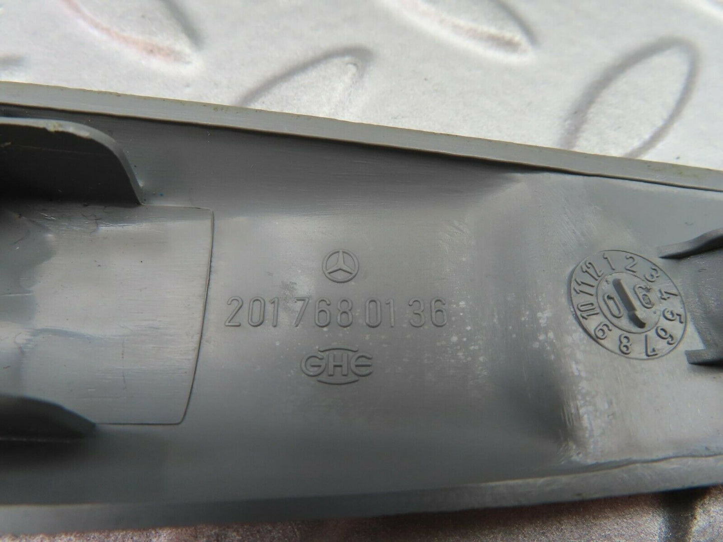 6959 Mercedes-Benz W201 Window Lifter Crank Handle Cover 2017680136