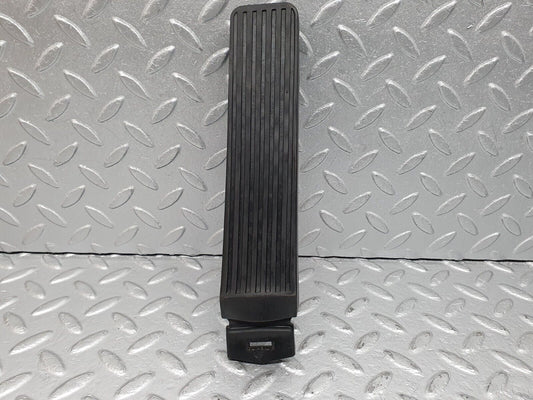 41059 Mercedes-Benz W126 300SE Accelerator Pedal With Rubber 1233010082 1263000504