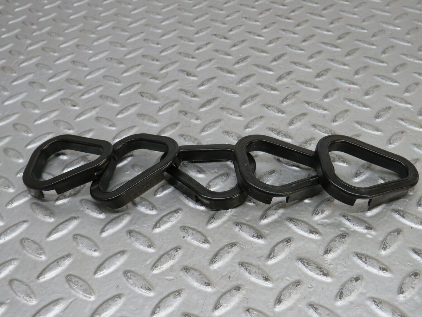 28128 Mercedes-Benz W123 280E Valve Cover Gasket Set 1100160721