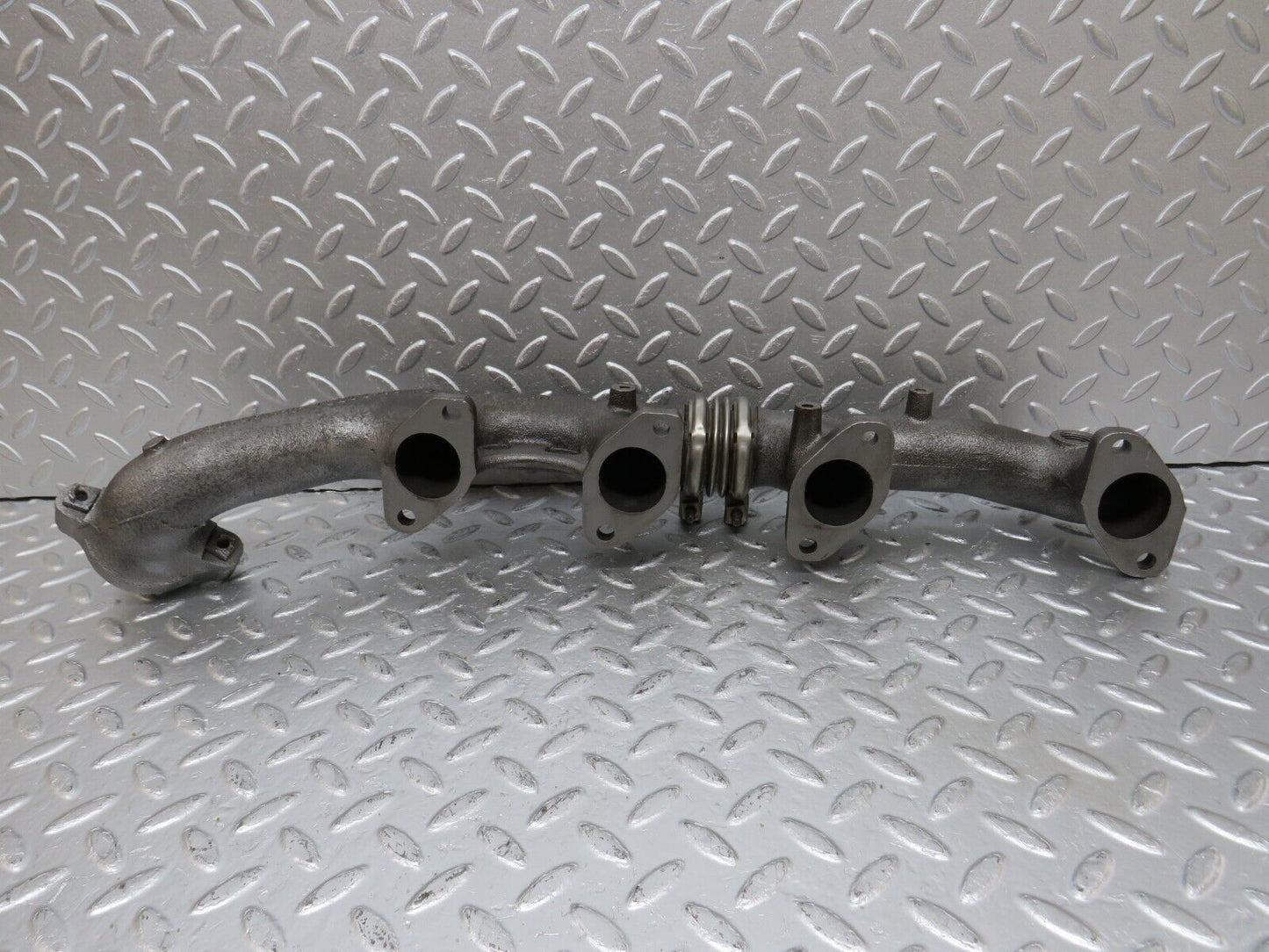 33125 Mercedes-Benz W126 380 V8 Exhaust Manifold Left 1161422302 1161422902