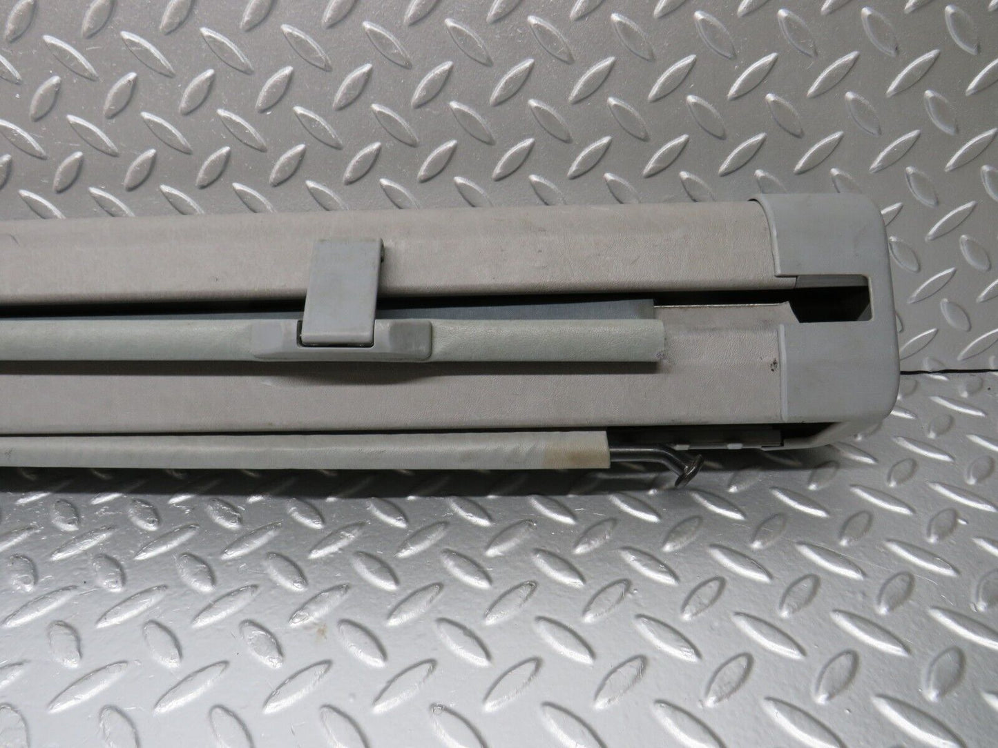 31499 Mercedes-Benz S124 220TE Wagon Trunk Roll Compartment Cover