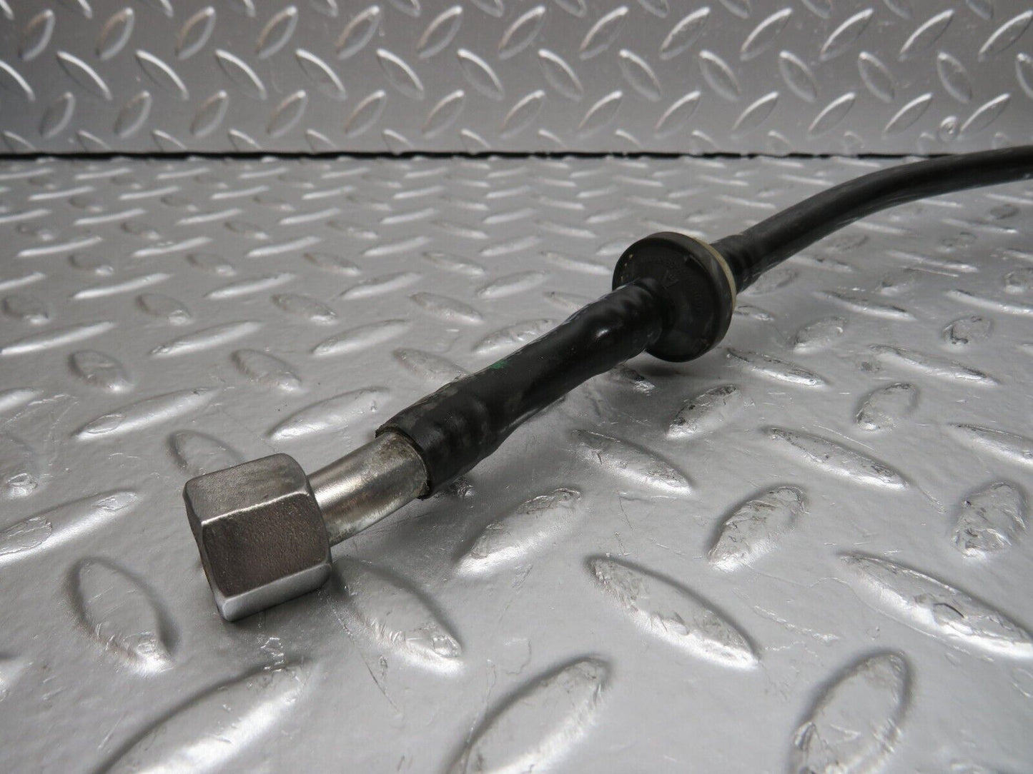 31182 Mercedes-Benz S124 220TE Wagon Brake Servo Vacuum Pipe